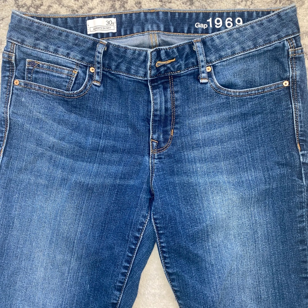 GAP 1969 stretch straight leg jeans size 30 skinny straight fit